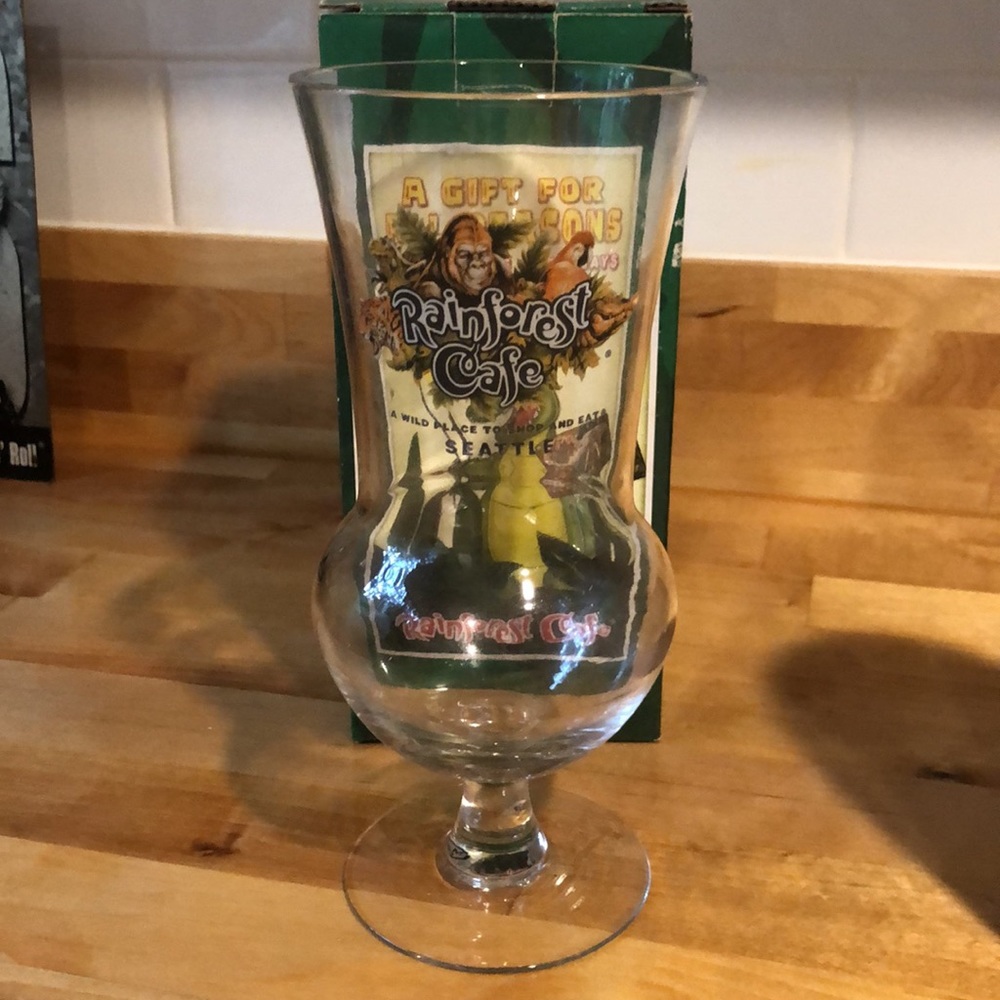 🛍️ NIB CLOSED SEATTLE RainForest Cafe Hurricane Glass